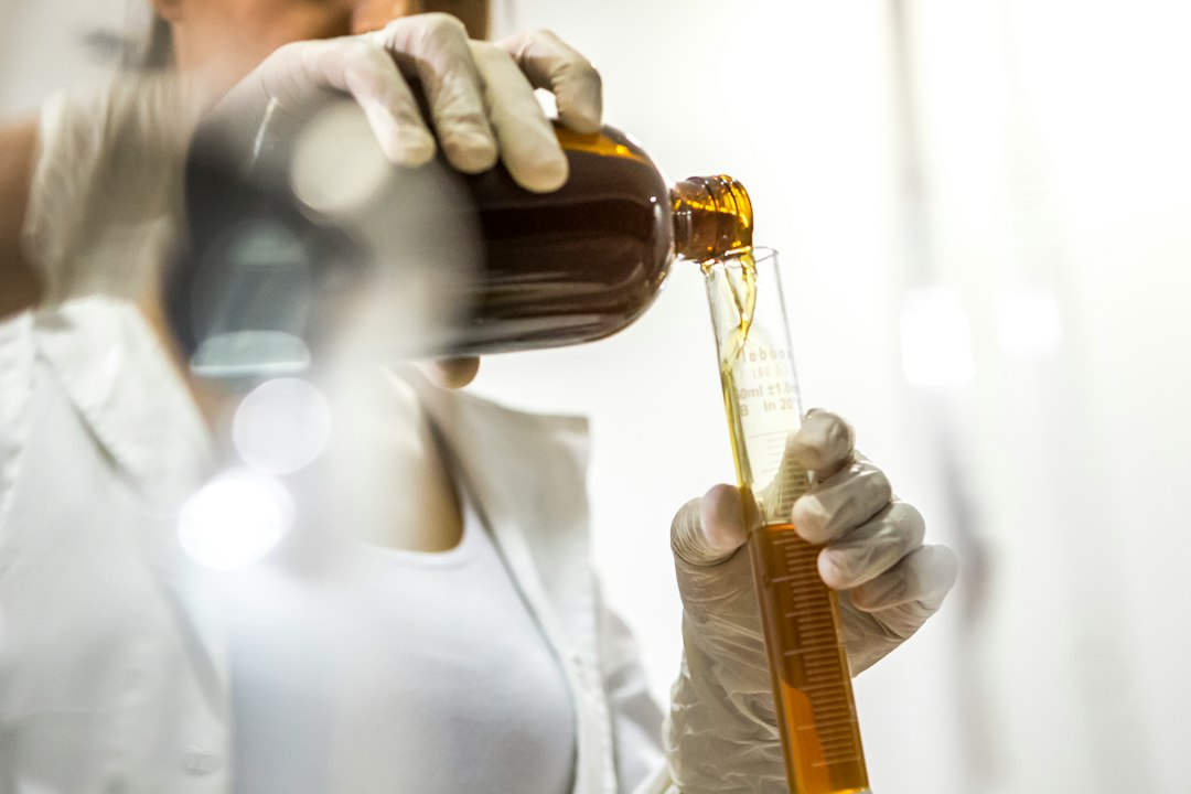 Pregătirea unei formule cosmetice în atelier